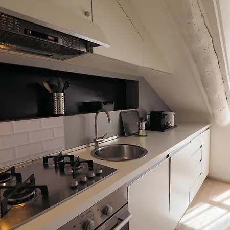 White Note Apartment