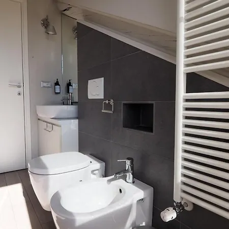White Note Apartment *